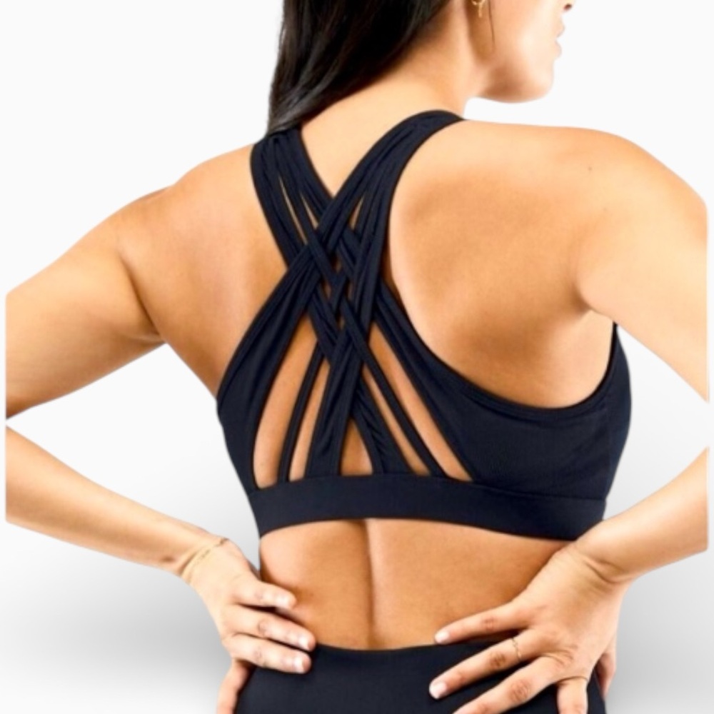 New Fabletics Faye High Impact Sports Bra Size medium